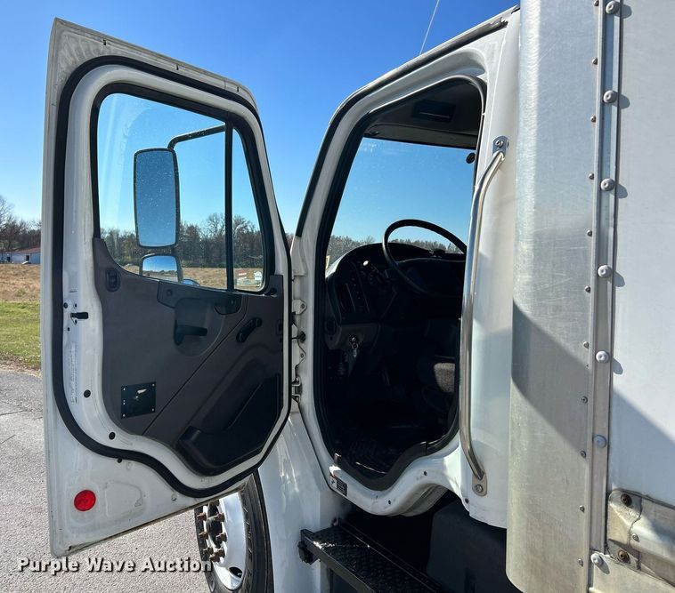 image for item NR9456 2016 Freightliner M2  box truck