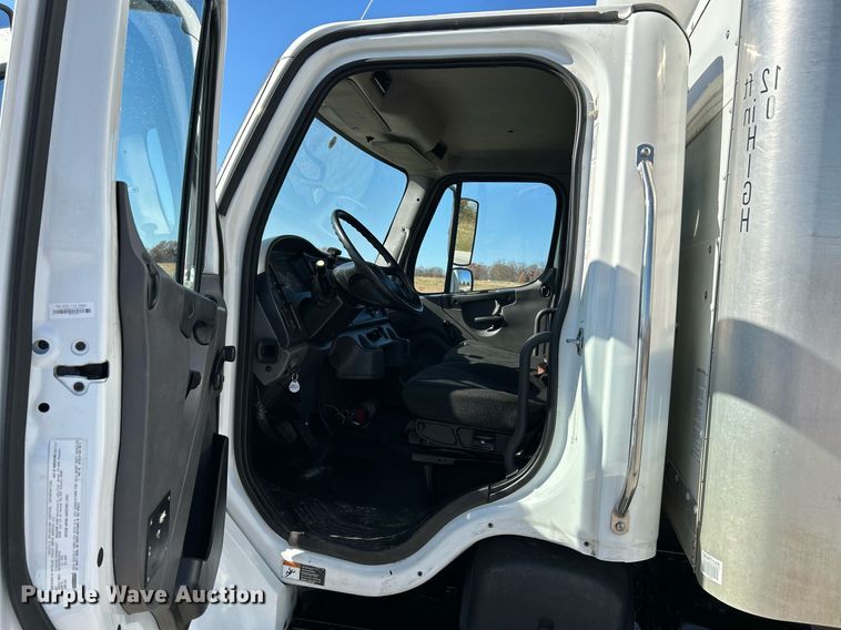 image for item NR9456 2016 Freightliner M2  box truck