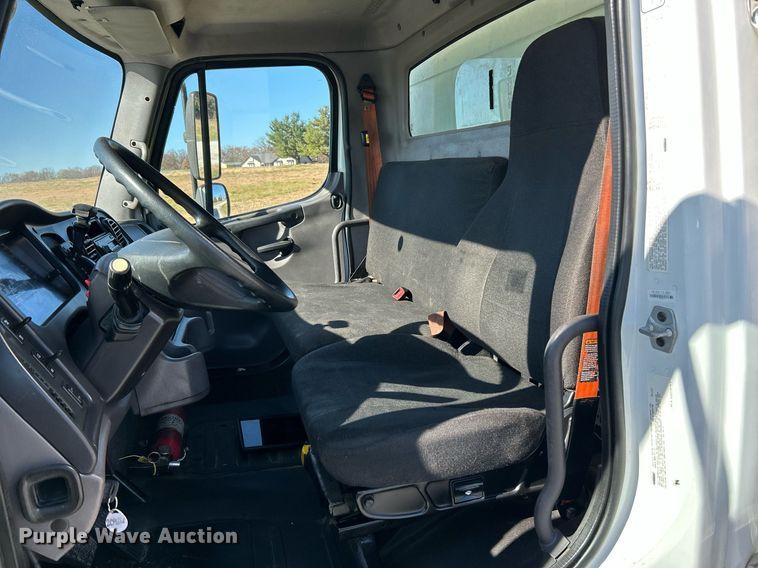 image for item NR9456 2016 Freightliner M2  box truck