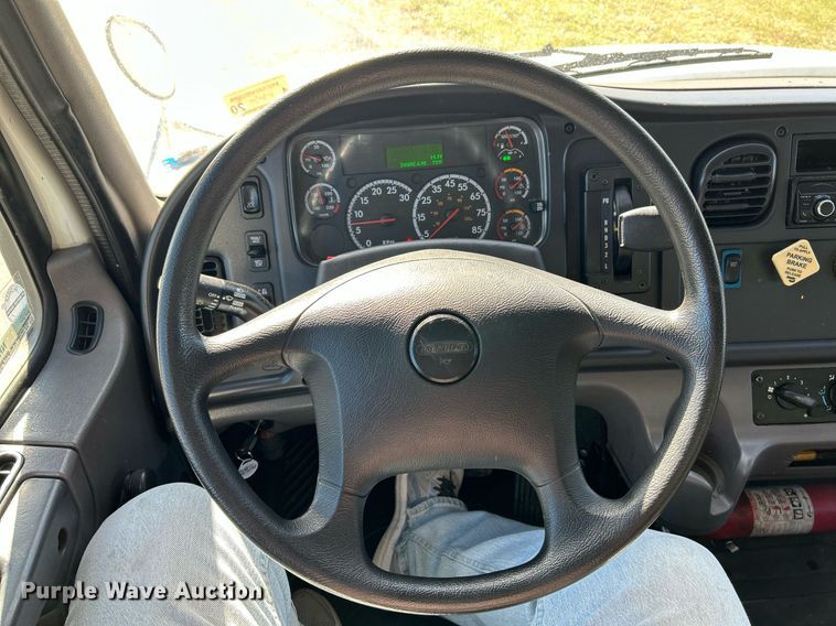 image for item NR9456 2016 Freightliner M2  box truck