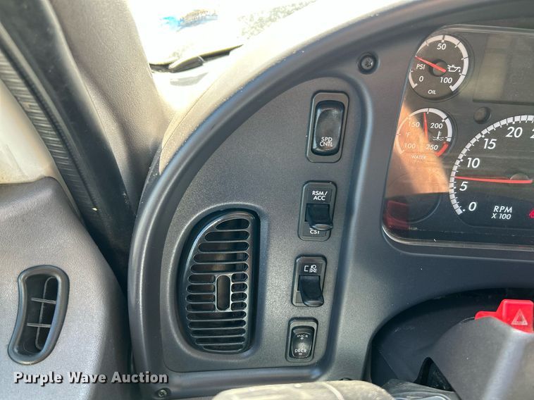 image for item NR9456 2016 Freightliner M2  box truck