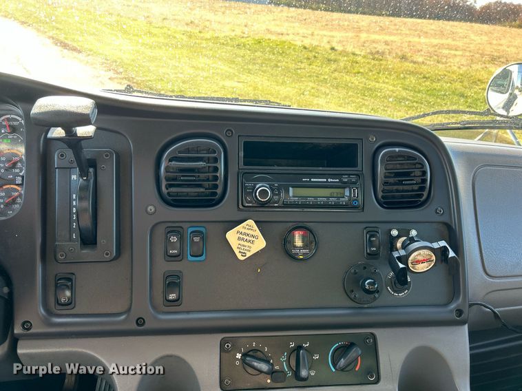 image for item NR9456 2016 Freightliner M2  box truck