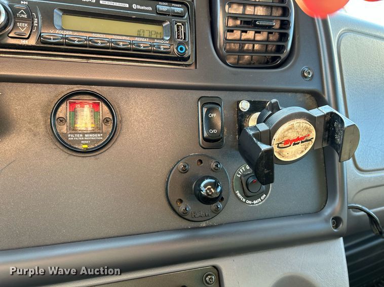 image for item NR9456 2016 Freightliner M2  box truck