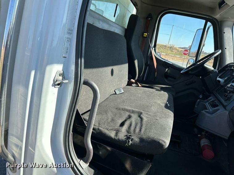 image for item NR9456 2016 Freightliner M2  box truck