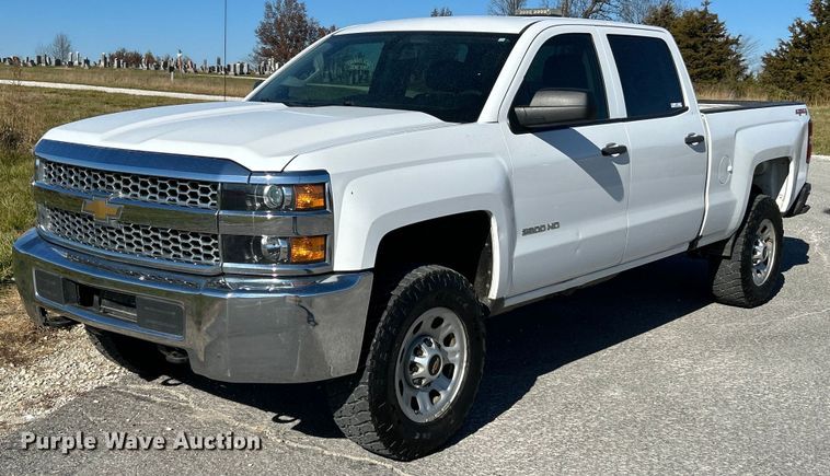 image for item NR9457 2019 Chevrolet Silverado 2500HD  Crew Cab pickup truck