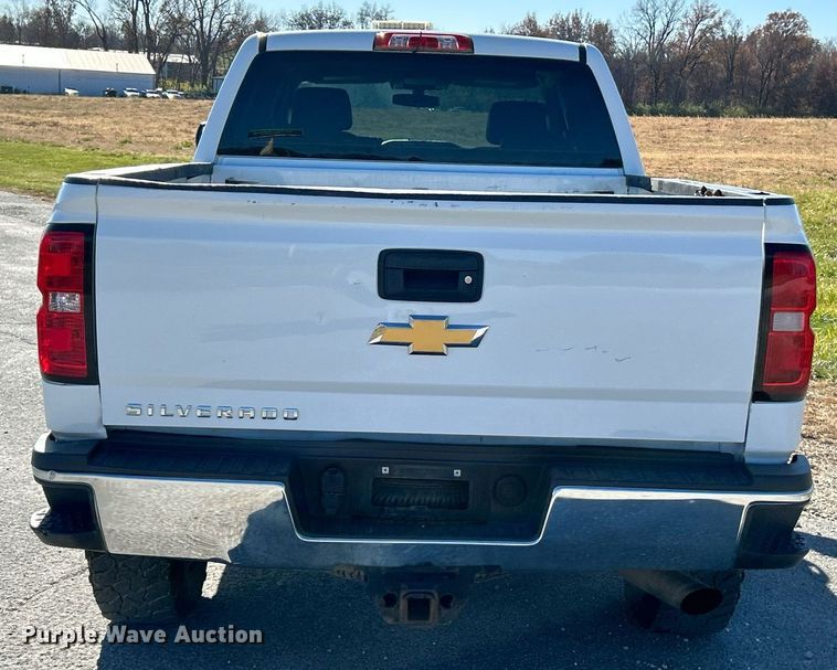 image for item NR9457 2019 Chevrolet Silverado 2500HD  Crew Cab pickup truck