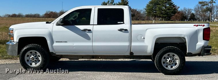 image for item NR9457 2019 Chevrolet Silverado 2500HD  Crew Cab pickup truck