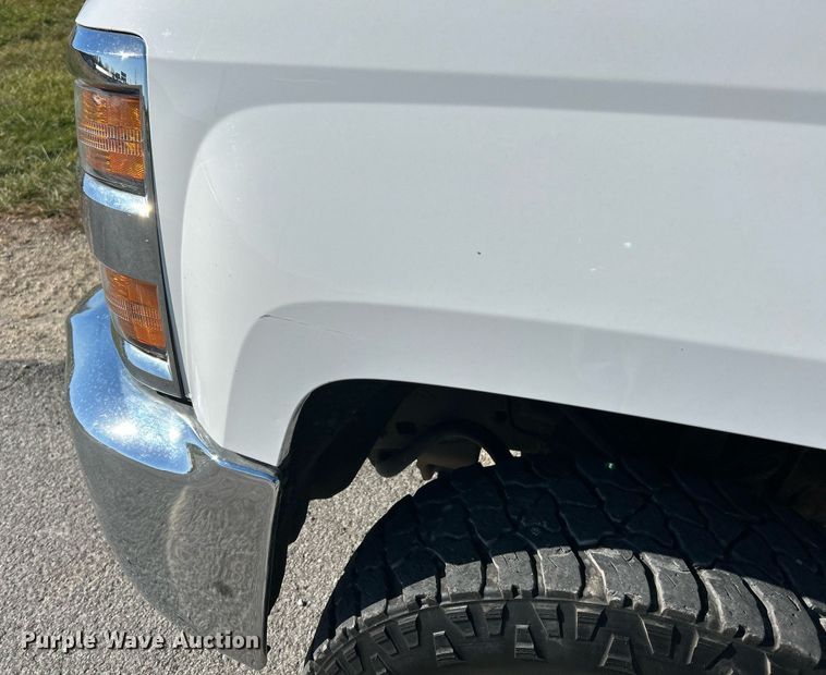 image for item NR9457 2019 Chevrolet Silverado 2500HD  Crew Cab pickup truck