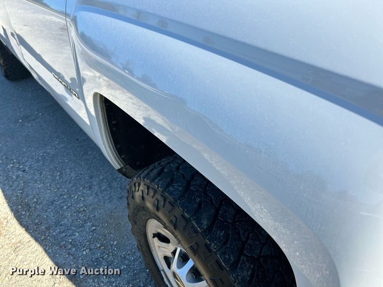 image for item NR9457 2019 Chevrolet Silverado 2500HD  Crew Cab pickup truck