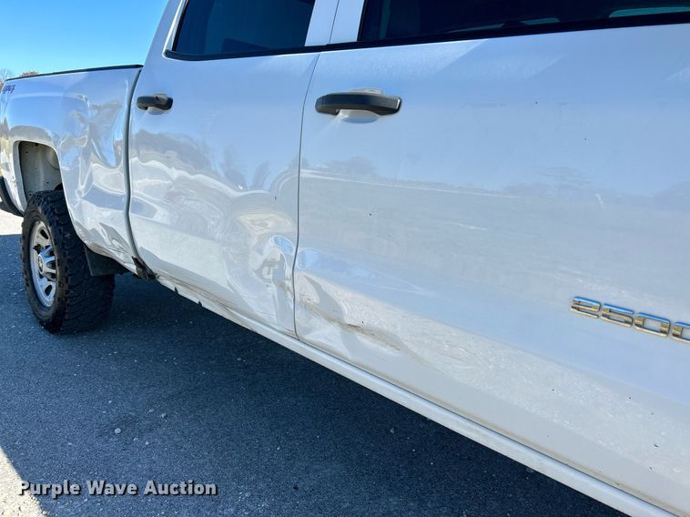 image for item NR9457 2019 Chevrolet Silverado 2500HD  Crew Cab pickup truck