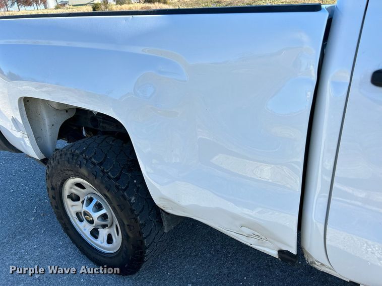 image for item NR9457 2019 Chevrolet Silverado 2500HD  Crew Cab pickup truck