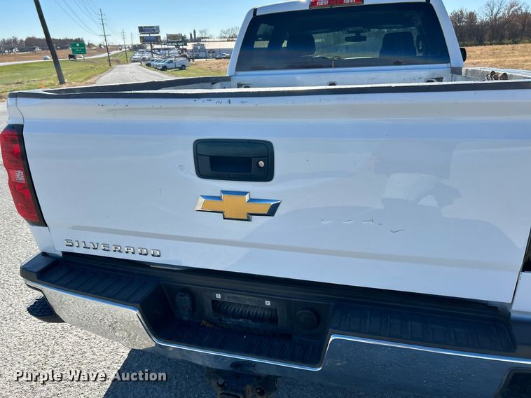 image for item NR9457 2019 Chevrolet Silverado 2500HD  Crew Cab pickup truck