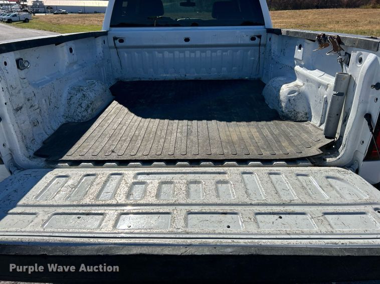 image for item NR9457 2019 Chevrolet Silverado 2500HD  Crew Cab pickup truck