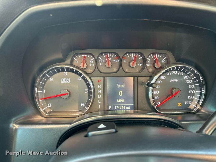 image for item NR9457 2019 Chevrolet Silverado 2500HD  Crew Cab pickup truck