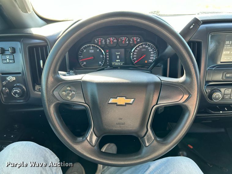 image for item NR9457 2019 Chevrolet Silverado 2500HD  Crew Cab pickup truck