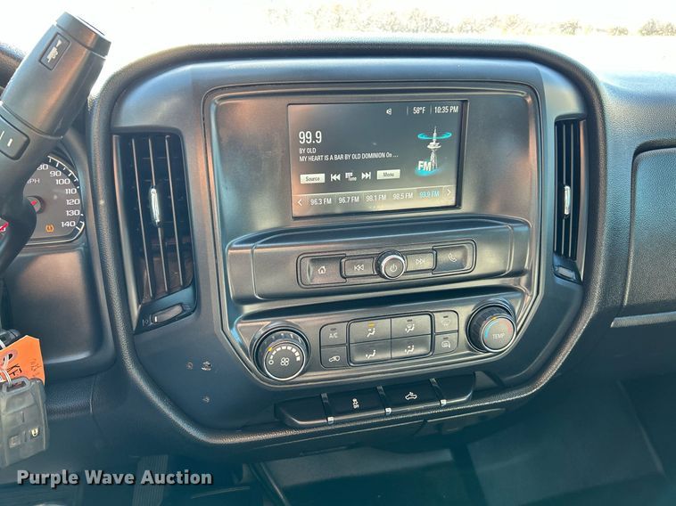 image for item NR9457 2019 Chevrolet Silverado 2500HD  Crew Cab pickup truck