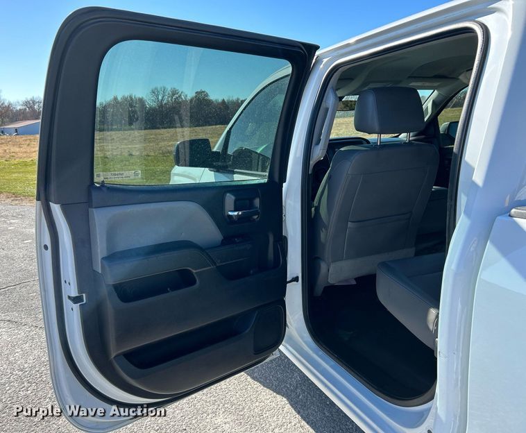 image for item NR9457 2019 Chevrolet Silverado 2500HD  Crew Cab pickup truck