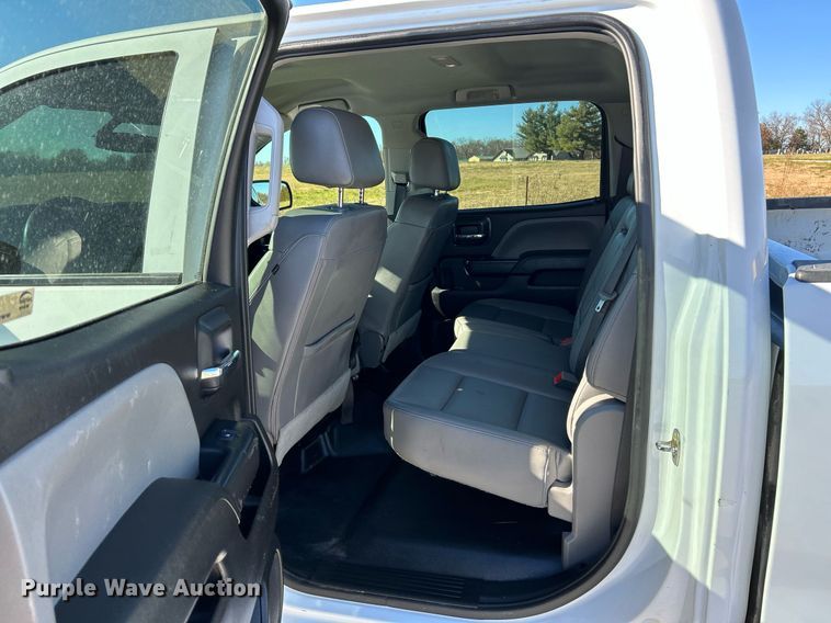 image for item NR9457 2019 Chevrolet Silverado 2500HD  Crew Cab pickup truck