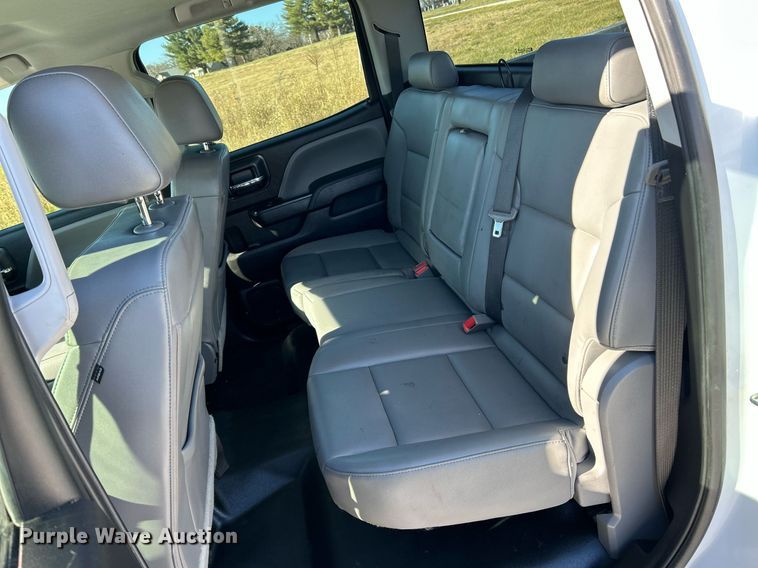 image for item NR9457 2019 Chevrolet Silverado 2500HD  Crew Cab pickup truck