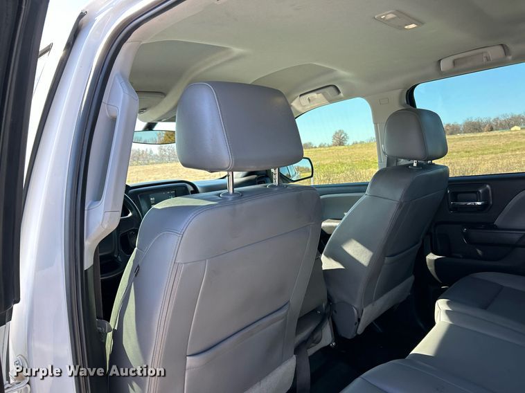 image for item NR9457 2019 Chevrolet Silverado 2500HD  Crew Cab pickup truck