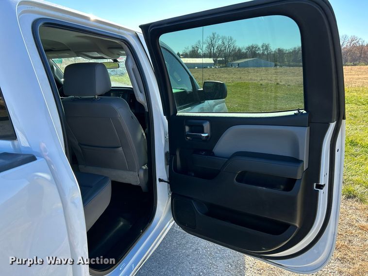 image for item NR9457 2019 Chevrolet Silverado 2500HD  Crew Cab pickup truck