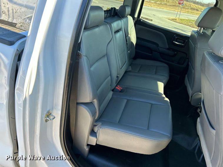 image for item NR9457 2019 Chevrolet Silverado 2500HD  Crew Cab pickup truck