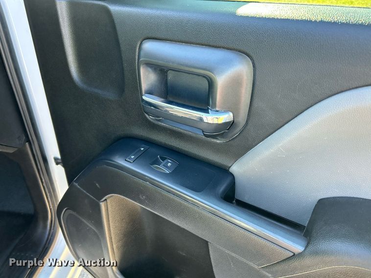 image for item NR9457 2019 Chevrolet Silverado 2500HD  Crew Cab pickup truck