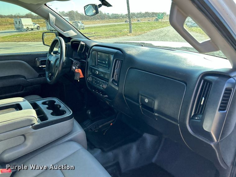 image for item NR9457 2019 Chevrolet Silverado 2500HD  Crew Cab pickup truck