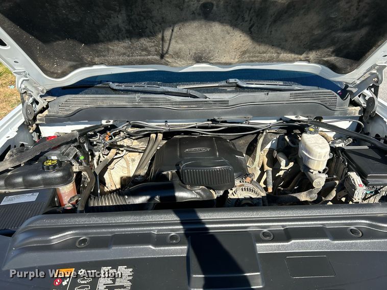 image for item NR9457 2019 Chevrolet Silverado 2500HD  Crew Cab pickup truck