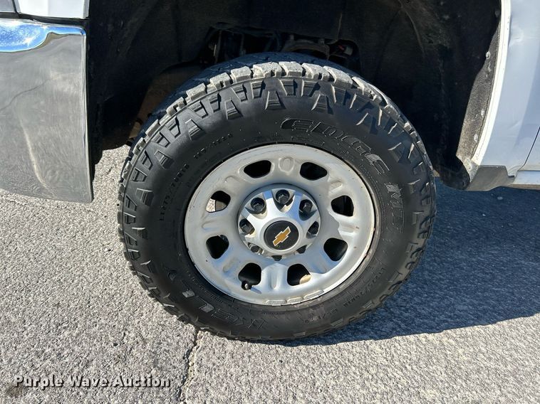 image for item NR9457 2019 Chevrolet Silverado 2500HD  Crew Cab pickup truck