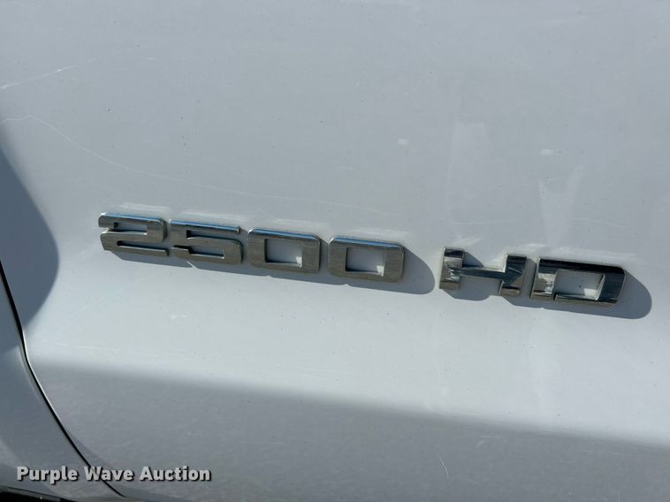 image for item NR9457 2019 Chevrolet Silverado 2500HD  Crew Cab pickup truck