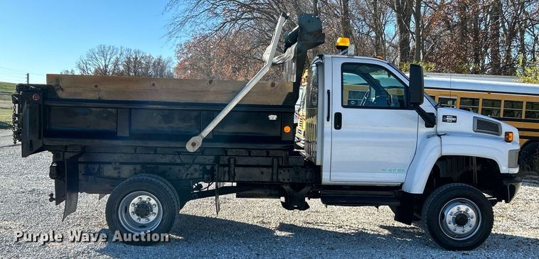 image for item NR9458 2007 GMC C4500  dump truck