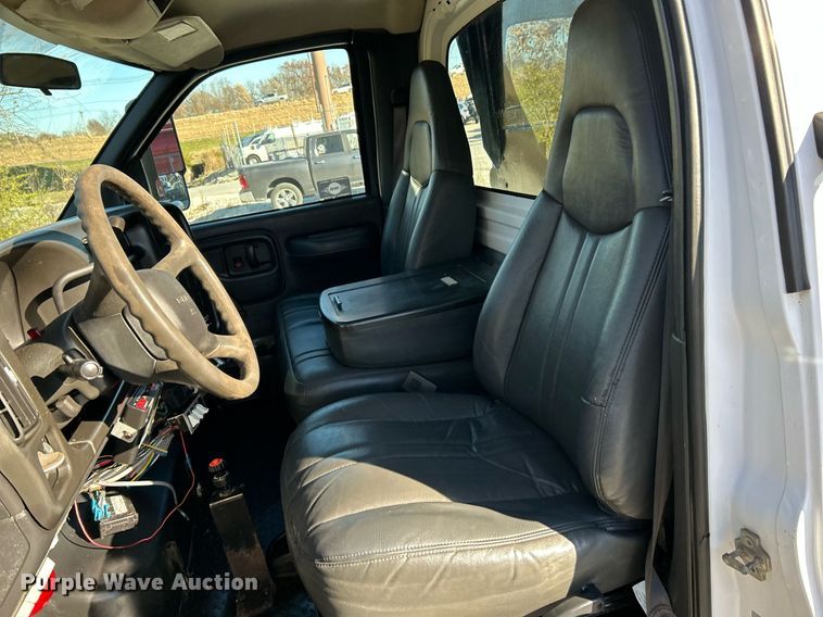 image for item NR9458 2007 GMC C4500  dump truck