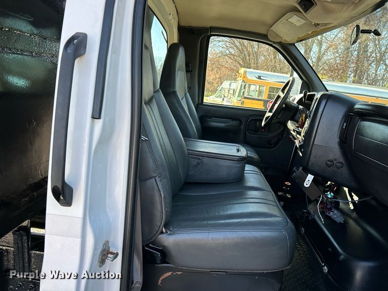 image for item NR9458 2007 GMC C4500  dump truck