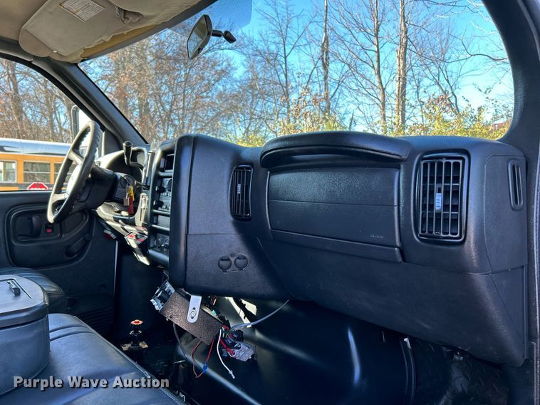 image for item NR9458 2007 GMC C4500  dump truck