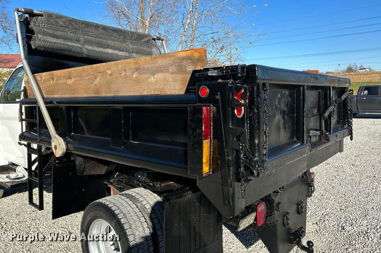 image for item NR9458 2007 GMC C4500  dump truck