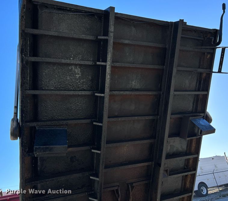 image for item NR9458 2007 GMC C4500  dump truck