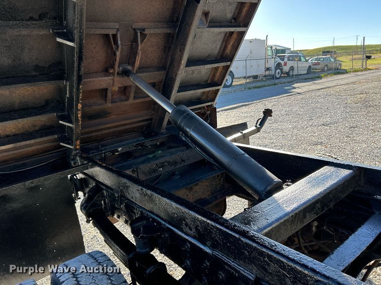 image for item NR9458 2007 GMC C4500  dump truck