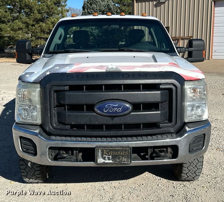 image for item NS9011 2015 Ford F350 Super Duty  utility bed pickup truck