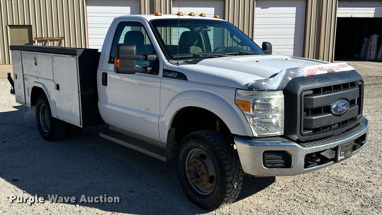 image for item NS9011 2015 Ford F350 Super Duty  utility bed pickup truck