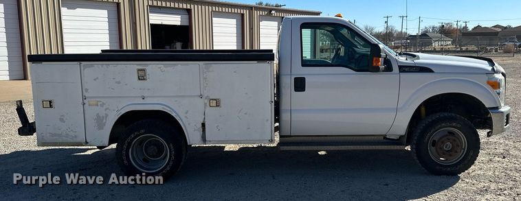 image for item NS9011 2015 Ford F350 Super Duty  utility bed pickup truck