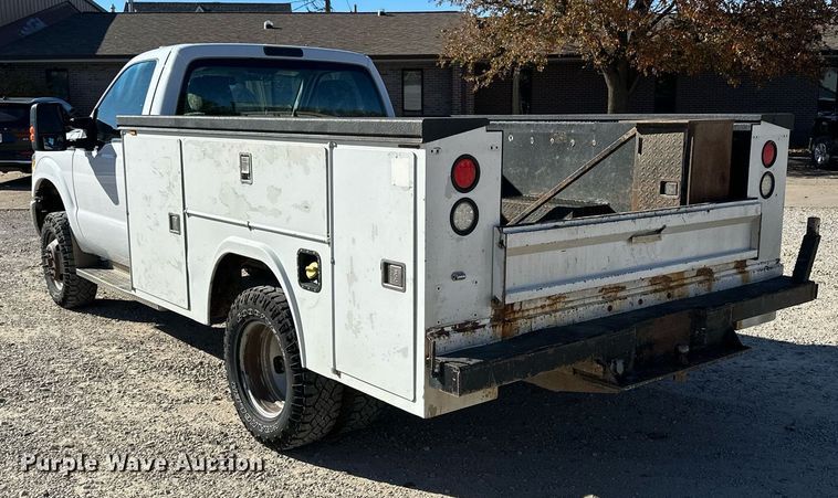 image for item NS9011 2015 Ford F350 Super Duty  utility bed pickup truck