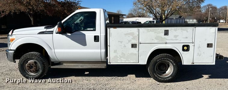 image for item NS9011 2015 Ford F350 Super Duty  utility bed pickup truck