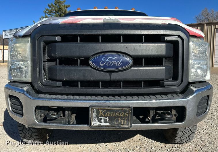 image for item NS9011 2015 Ford F350 Super Duty  utility bed pickup truck