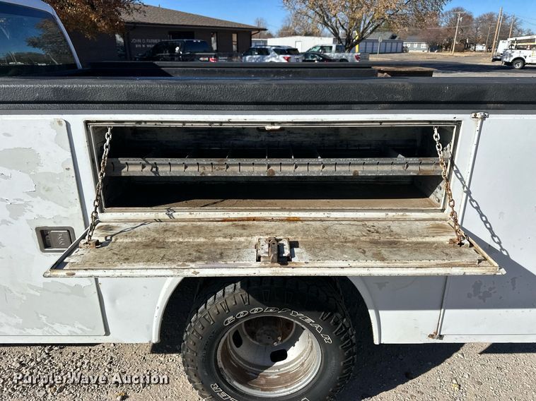 image for item NS9011 2015 Ford F350 Super Duty  utility bed pickup truck