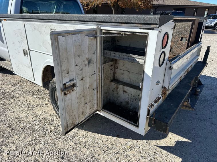 image for item NS9011 2015 Ford F350 Super Duty  utility bed pickup truck