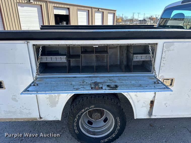 image for item NS9011 2015 Ford F350 Super Duty  utility bed pickup truck