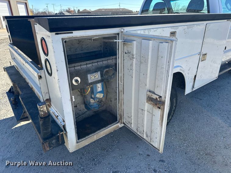 image for item NS9011 2015 Ford F350 Super Duty  utility bed pickup truck