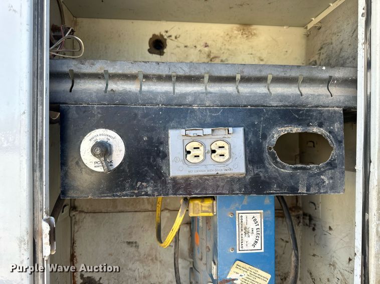 image for item NS9011 2015 Ford F350 Super Duty  utility bed pickup truck