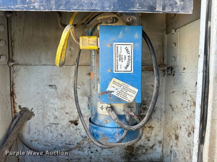 image for item NS9011 2015 Ford F350 Super Duty  utility bed pickup truck